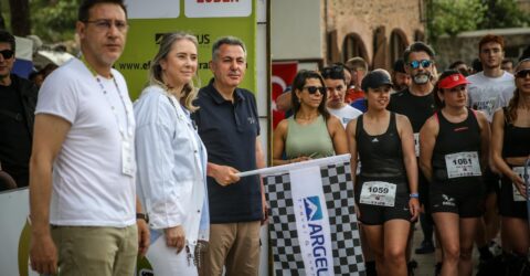 İzmir Valisi Elban: Efeler Yolu Ultra Trail, kadim tarihimiz ile doğa sporlarını bir  araya getiriyor