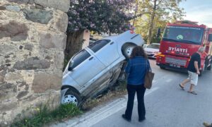 BODRUM YALIKAVAKTA TAŞ BİNAYA ÇARPTI