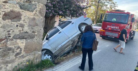 BODRUM YALIKAVAKTA TAŞ BİNAYA ÇARPTI