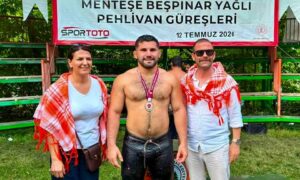 MENTEŞE BEŞPINAR GÜREŞLERİ’NDE TARİHİ İLK: İLK HANIM AĞA NAHİDE TUNÇ ÇALIŞKAN OLDU
