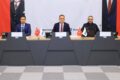 Vali Dr. İdris Akbıyık. Belediye  Başkanı Ahmet Aras ile birlikte İl AFAD Merkezinde,
