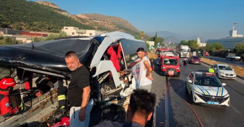 Milas ‘ta Otobüs_TIR’a  Çarptı 2 Ölü