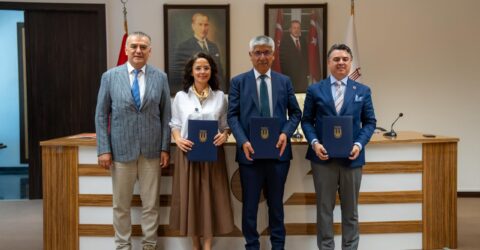 “Mahalleden Kliniğe Gülüş Yolculuğu” Projesi İçin Üçlü İş Birliği