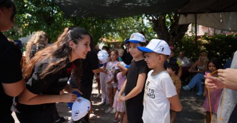 Büyükşehir Yangından Etkilenen Çocuklara Yardımda bulundu