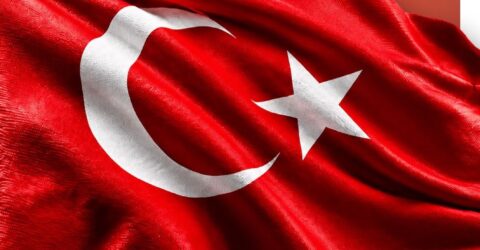 MENTEŞE BELEDİYESİ’NDEN 30 AĞUSTOS’A ÖZEL “HER HANEYE BİR BAYRAK” KAMPANYASI
